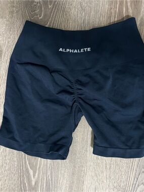Alphalete mid rise amplify short